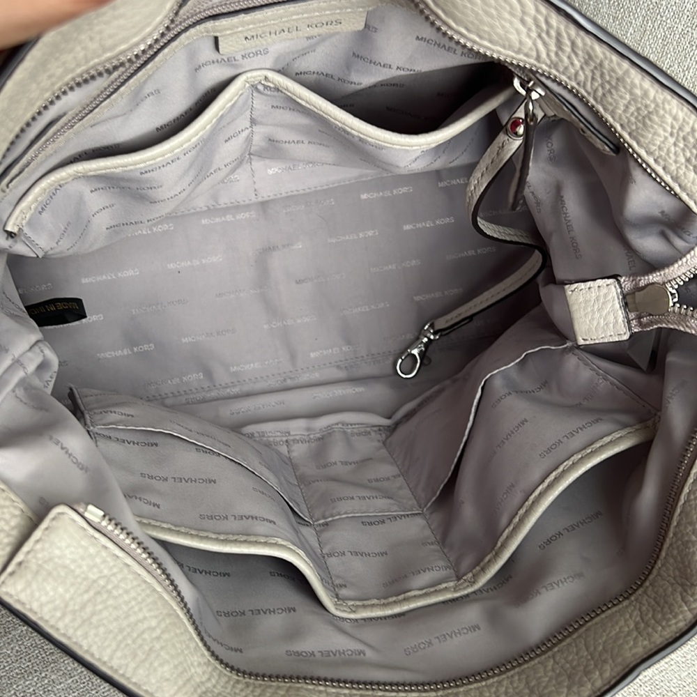 Michael Kors grey tote with shoulder strap - Picture 6 of 10